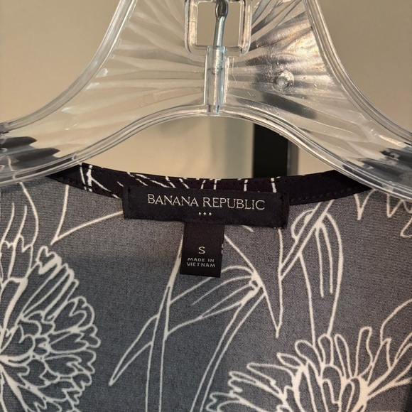 Banana Republic Charcoal and White Floral Dress - Picture 5 of 9